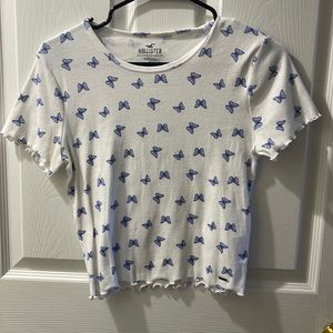 HOLLISTER WHITE BUTTERFLY BABY TEE